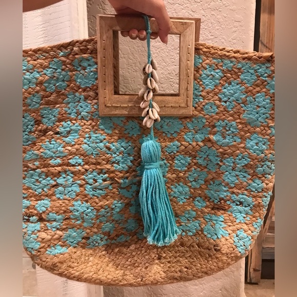 Woven Jute Straw Hobo Bag Tote W/Wooden Handles & Tortoise SeaShell Tassel Charm - Picture 3 of 12